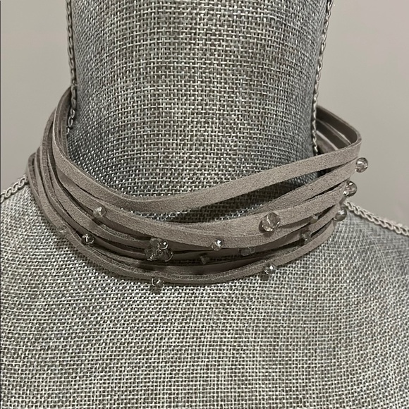 NWOT Faux Suede Grey Choker Necklace - Picture 1 of 7